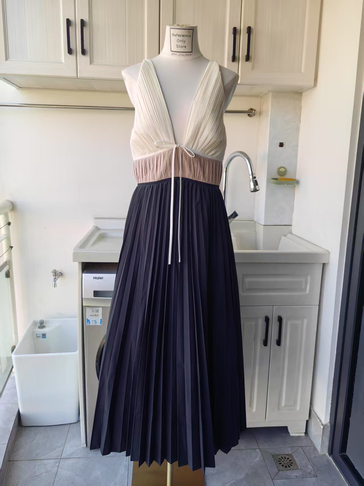 SK Stephanie Pleated Poplin Midi Dress