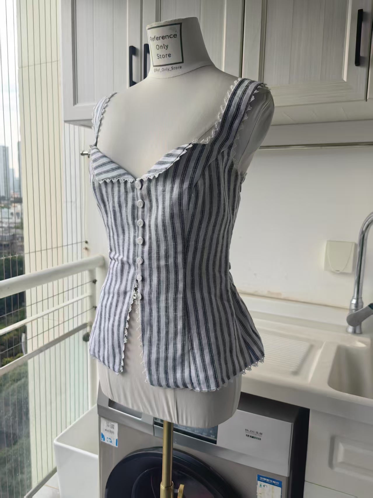 Ref Viola Lace Trim Linen Top in 3 colors