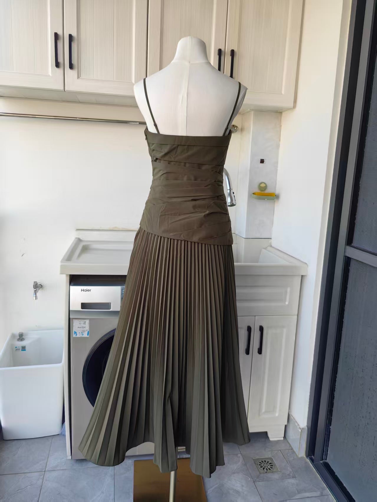 SK Arie pleated midi dress in 2 colors
