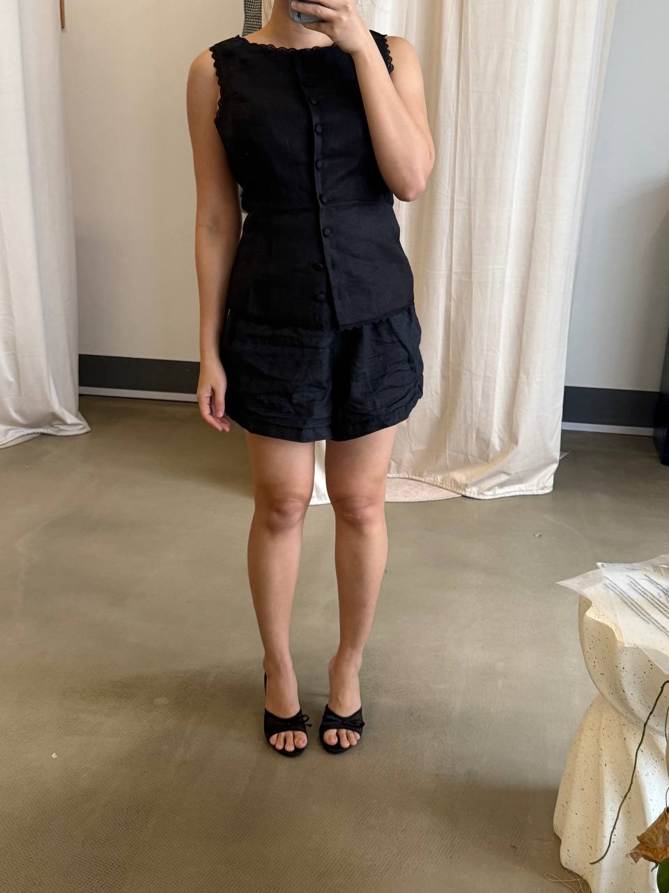 Ref Amela linen sleeveless top