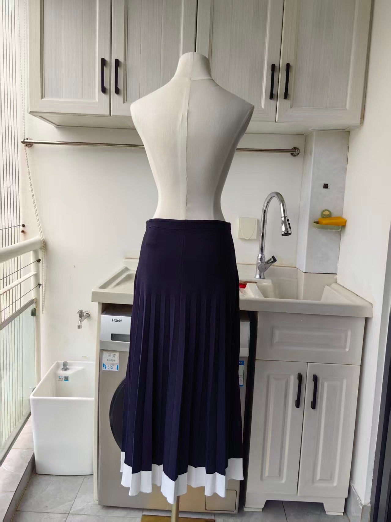 SD Two tone viscose blend cropped top and midi skirt