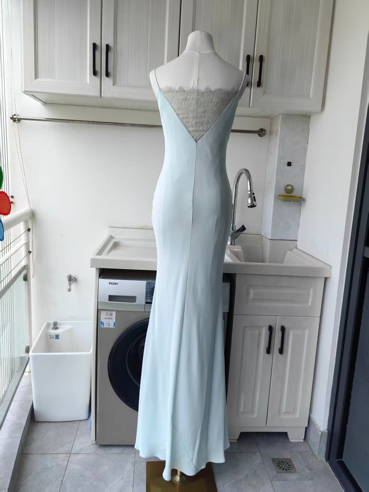 RM lace trimmed silk gown in 2 colors