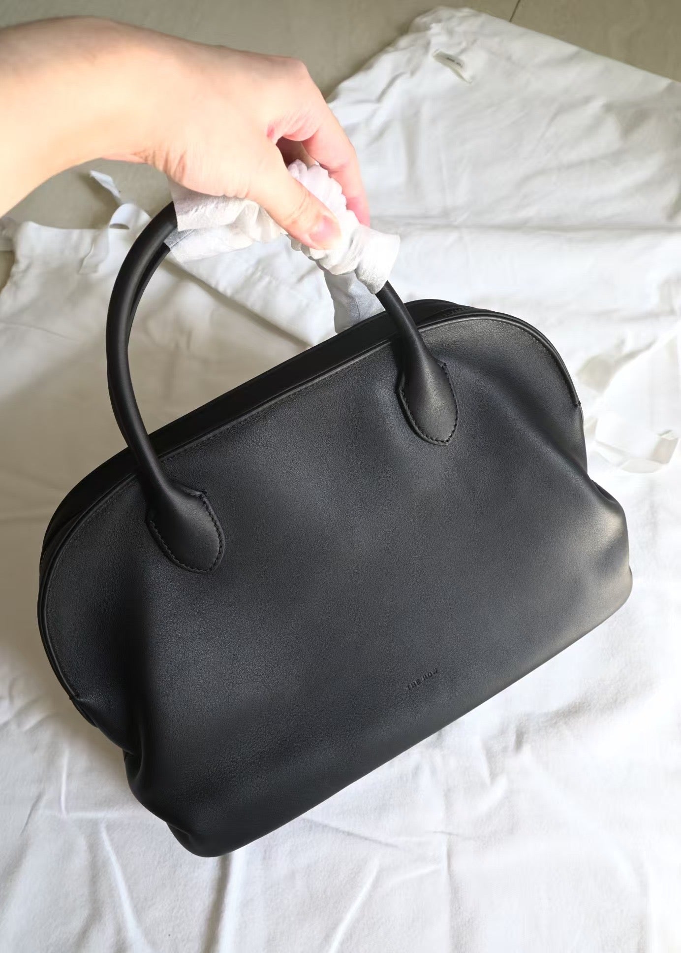 Agnes Smooth Leather Shoulder in black