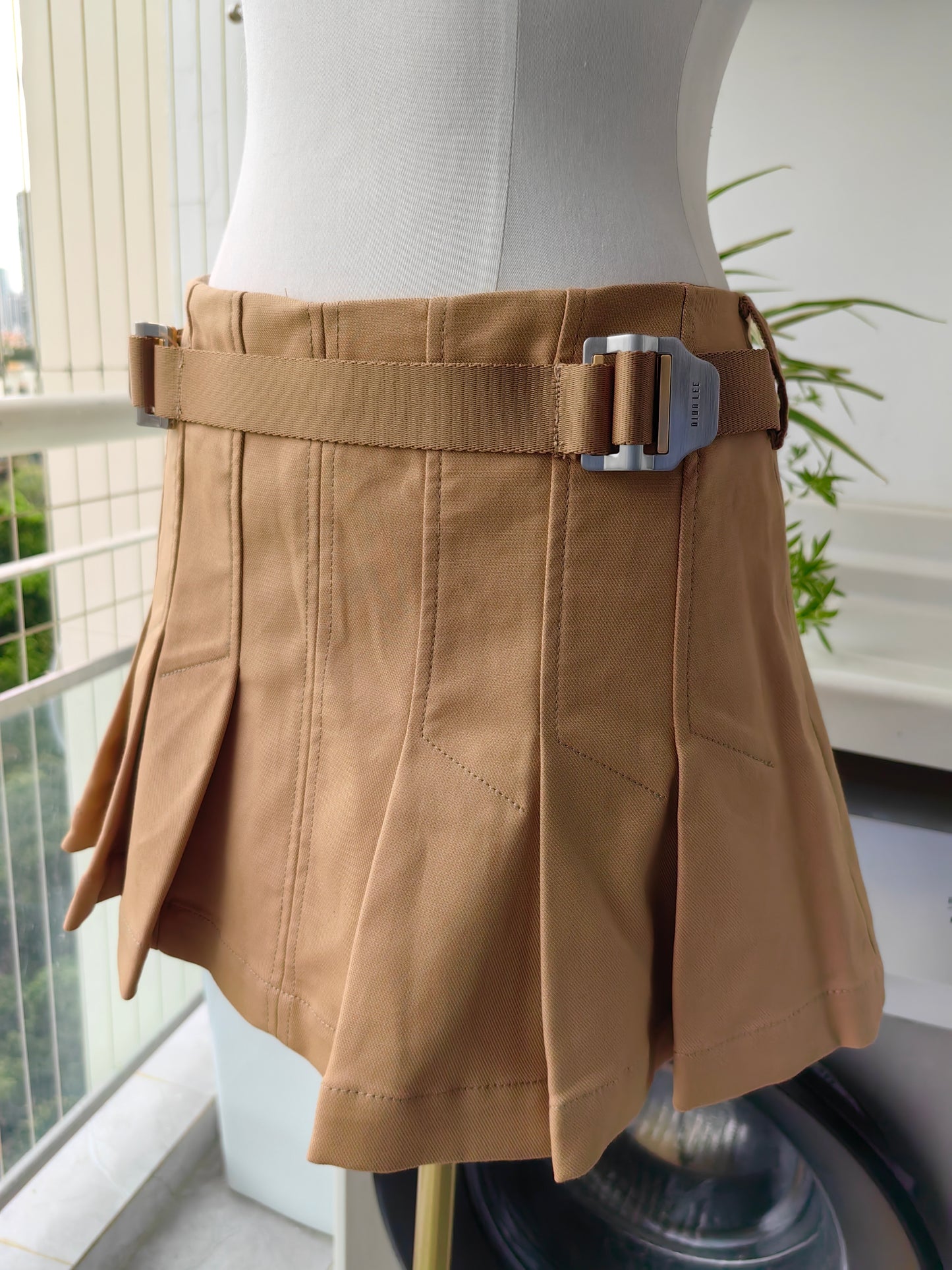 Must have! DL Cotton Blend Pleated Mini Skirt