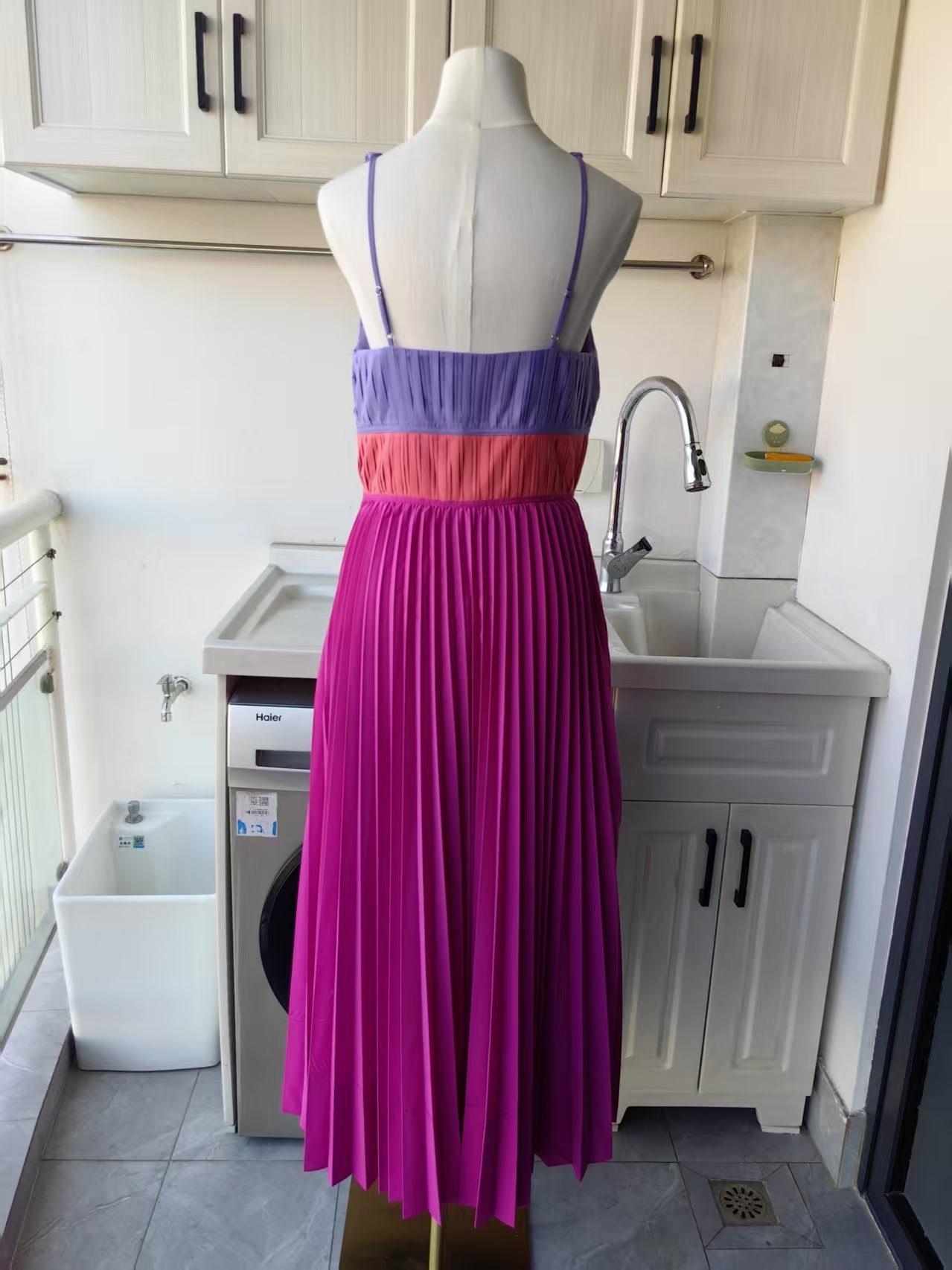 SK Stephanie Pleated Poplin Midi Dress