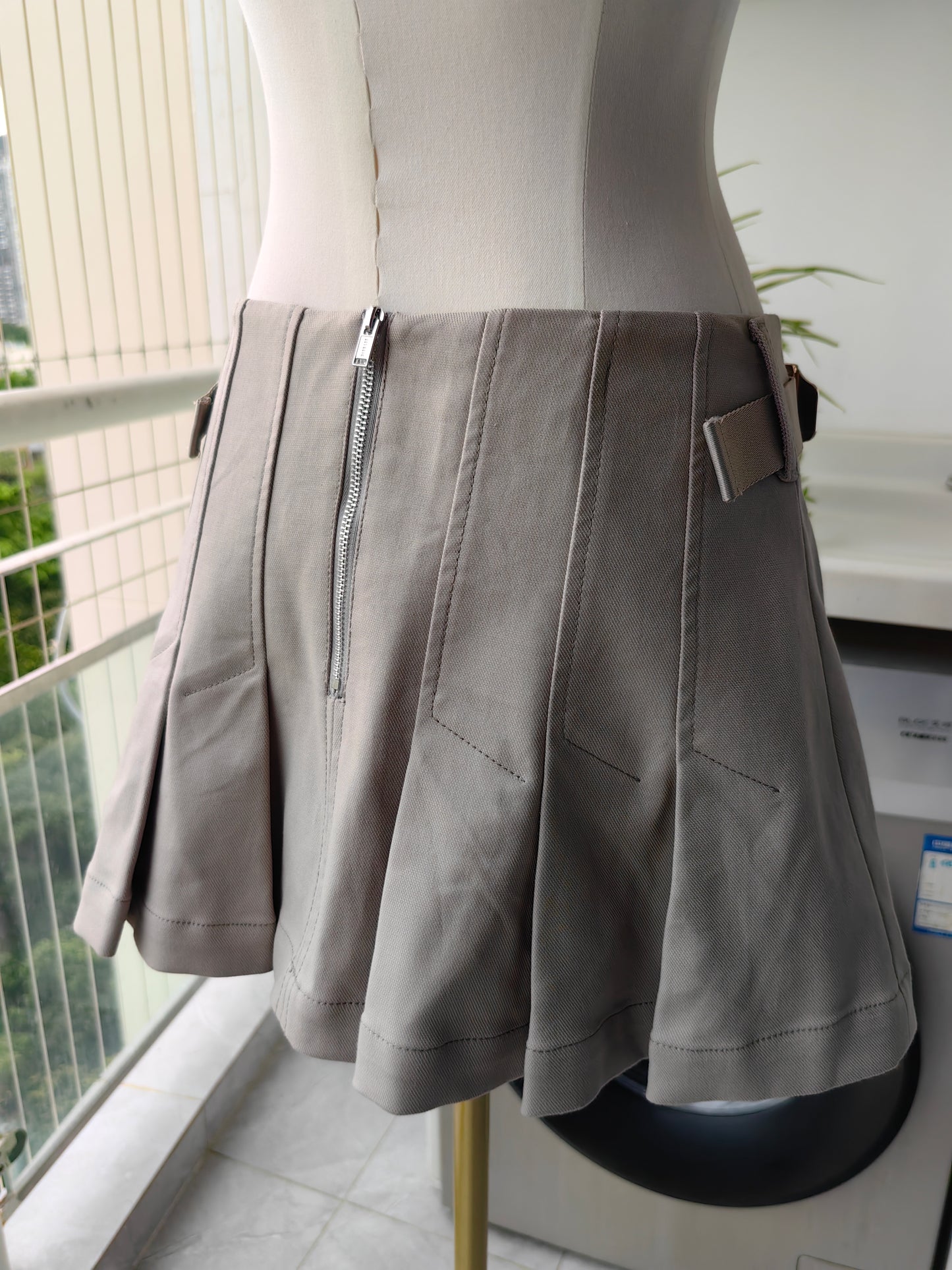 Must have! DL Cotton Blend Pleated Mini Skirt