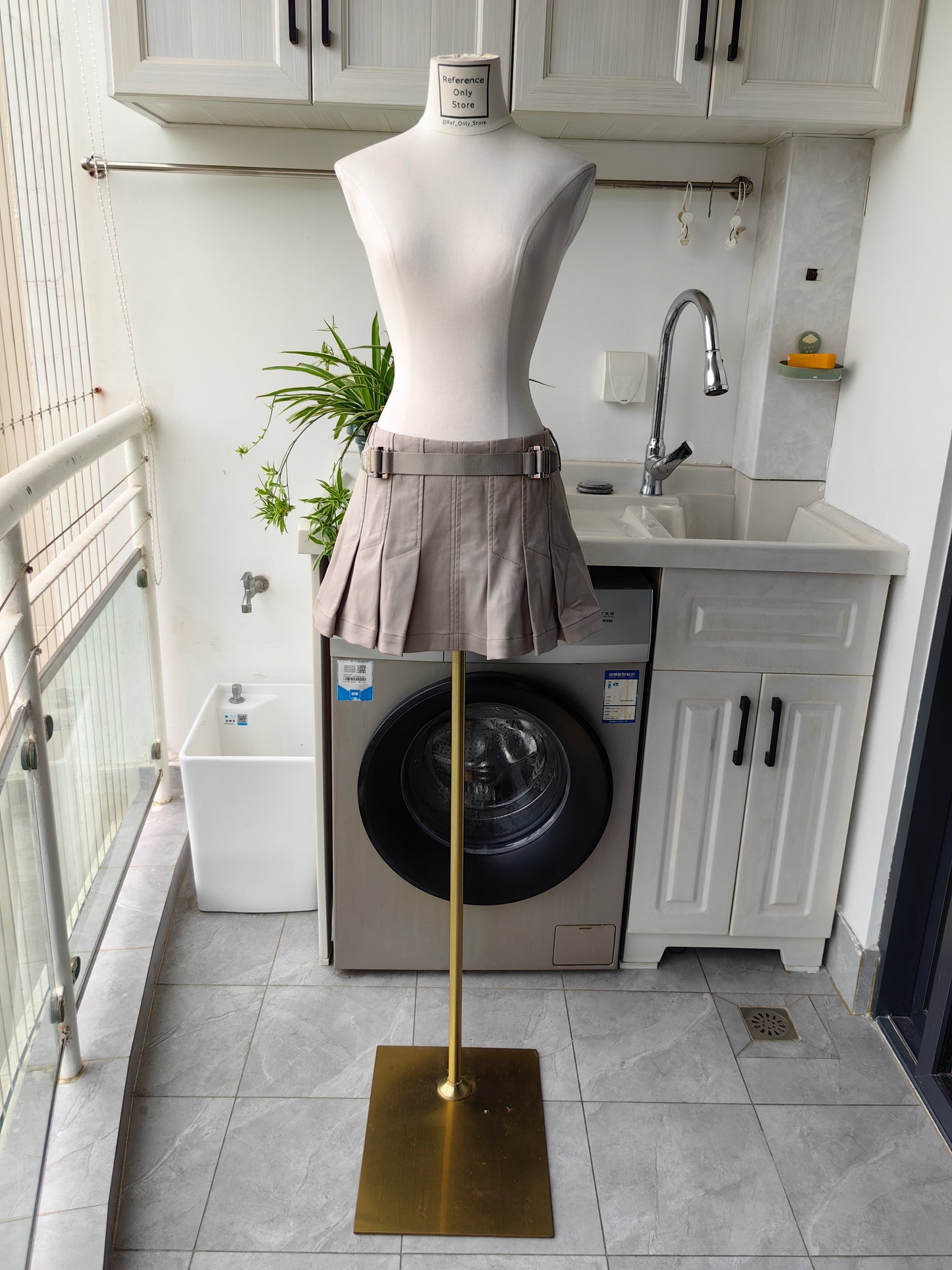 Must have! DL Cotton Blend Pleated Mini Skirt