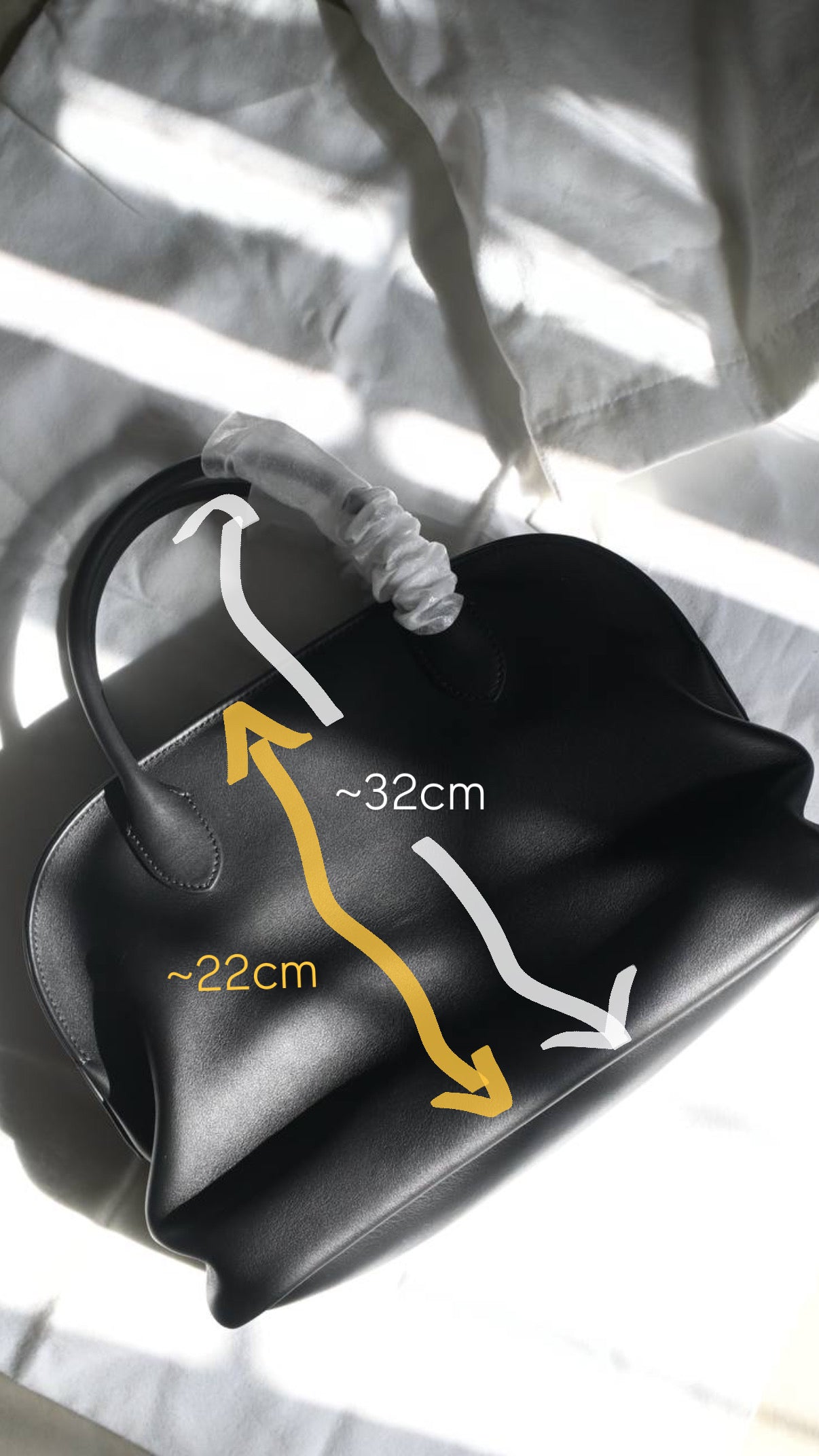 Agnes Smooth Leather Shoulder in black