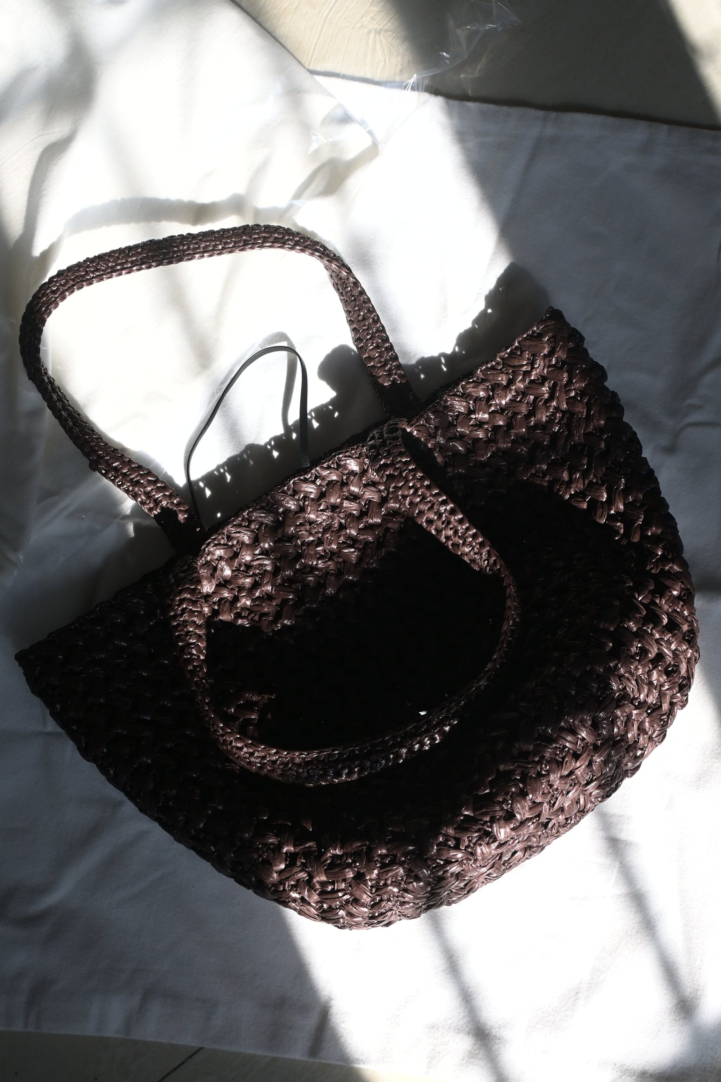 TR Estelle Raffia woven in espresso brown bag