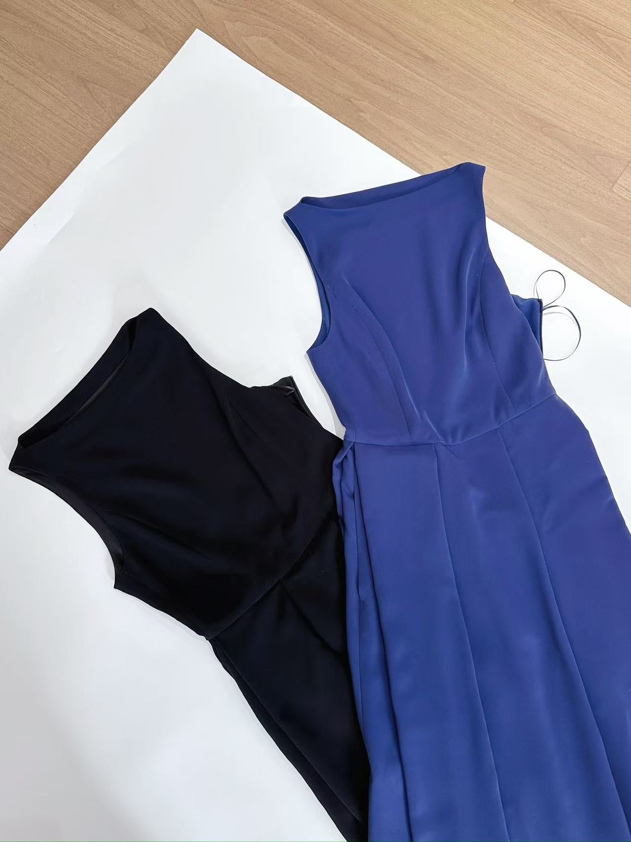 EA Technical Cady sleeveless dress with pleats