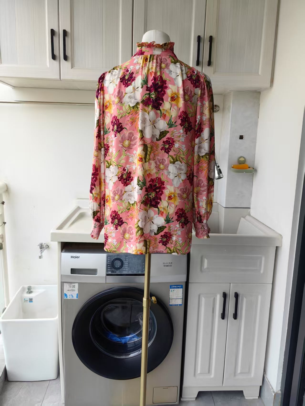 AO Reilly Floral mandarin collar viscose top