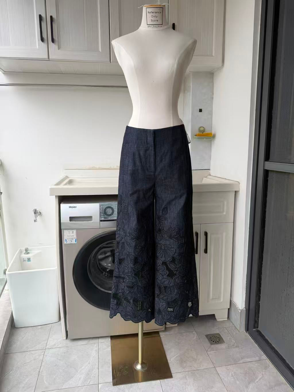 VB Indigo eyelet cotton top, pants and jacket