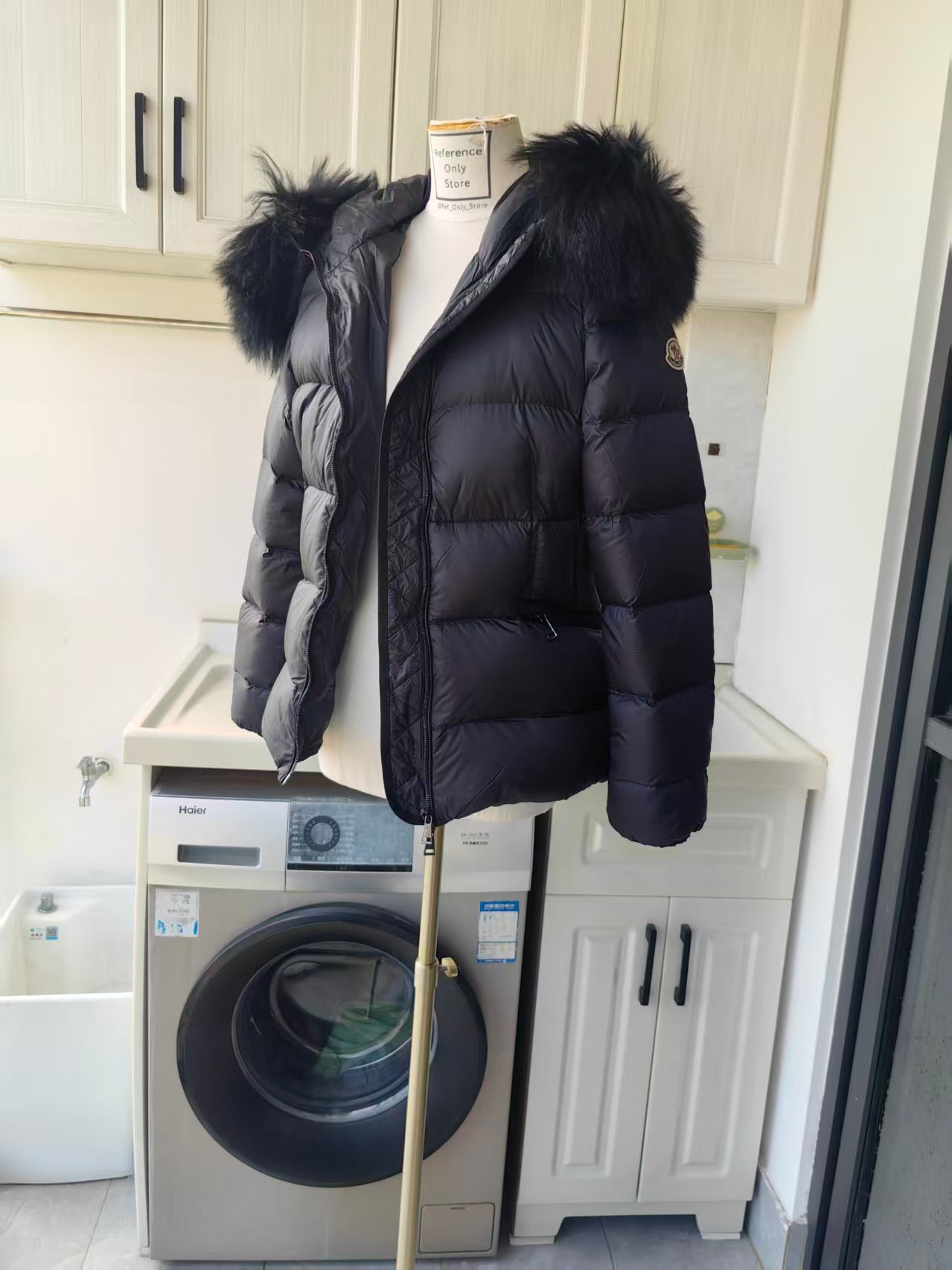 MC Boed Hooded shearling trimmed short down jacket