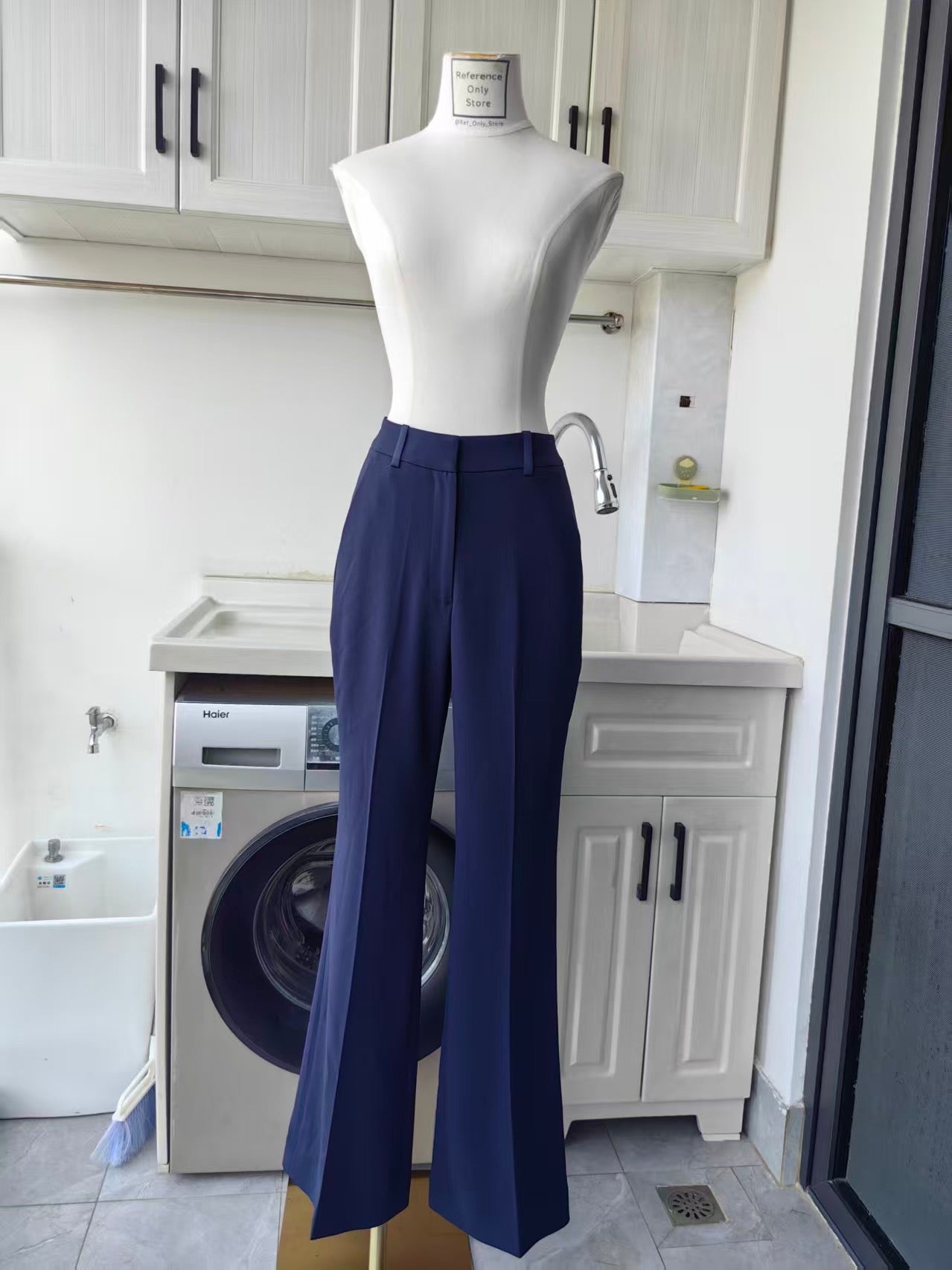 TF Clever Crepe Romney waist coat in navy