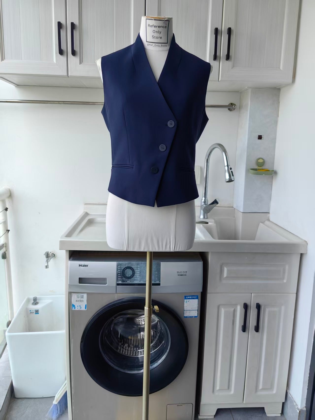TF Clever Crepe Romney waist coat in navy