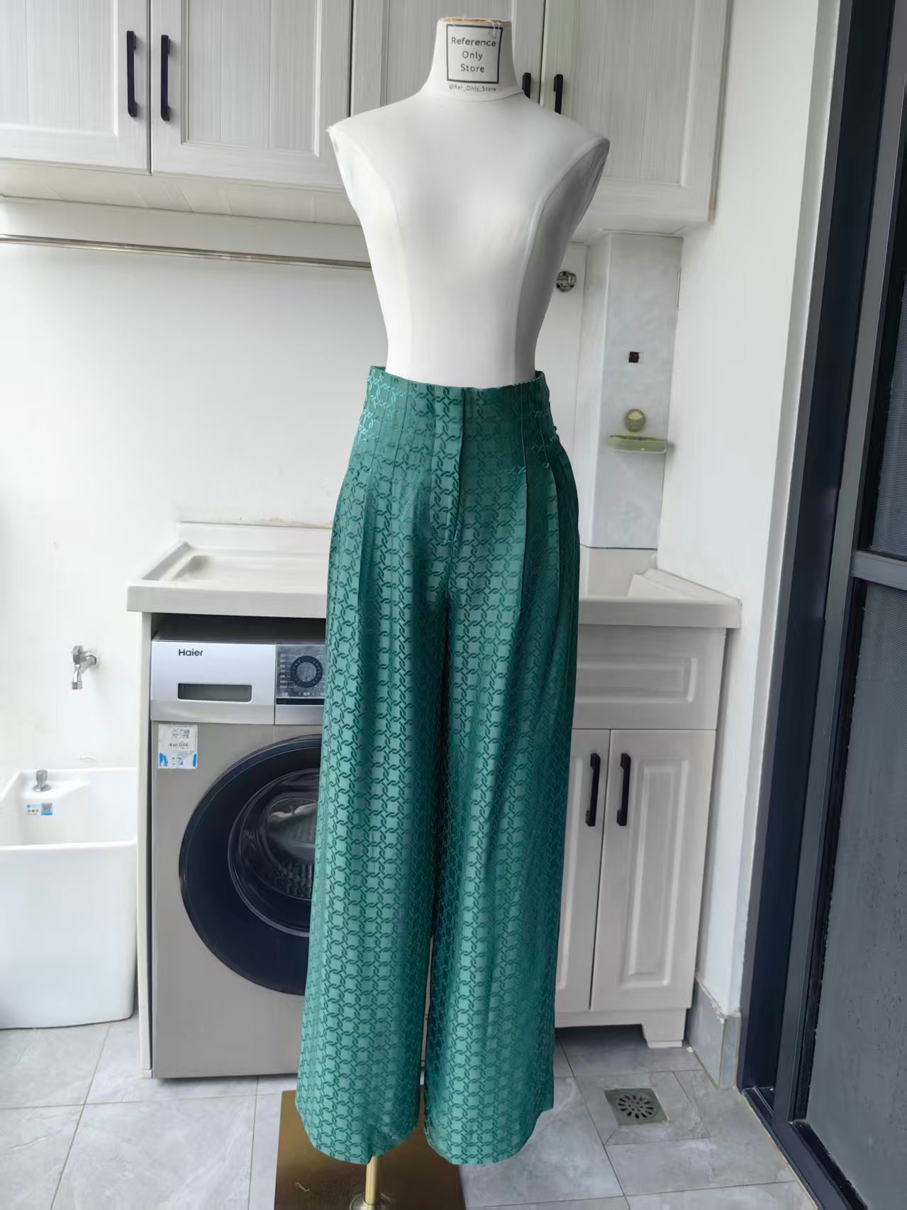 VB Issel Colter Green Geometric Viscose silk blend jacket and pants