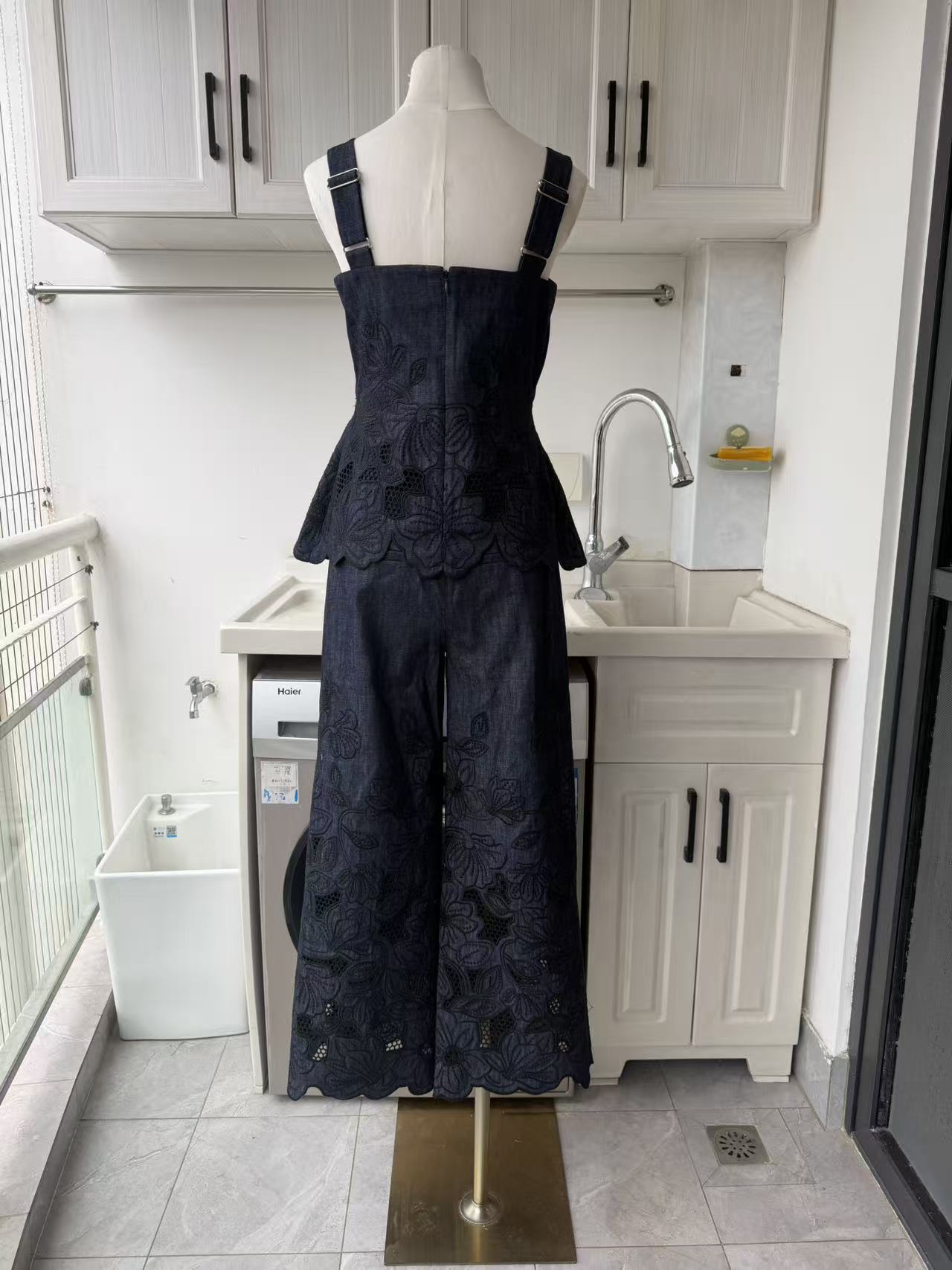 VB Indigo eyelet cotton top, pants and jacket