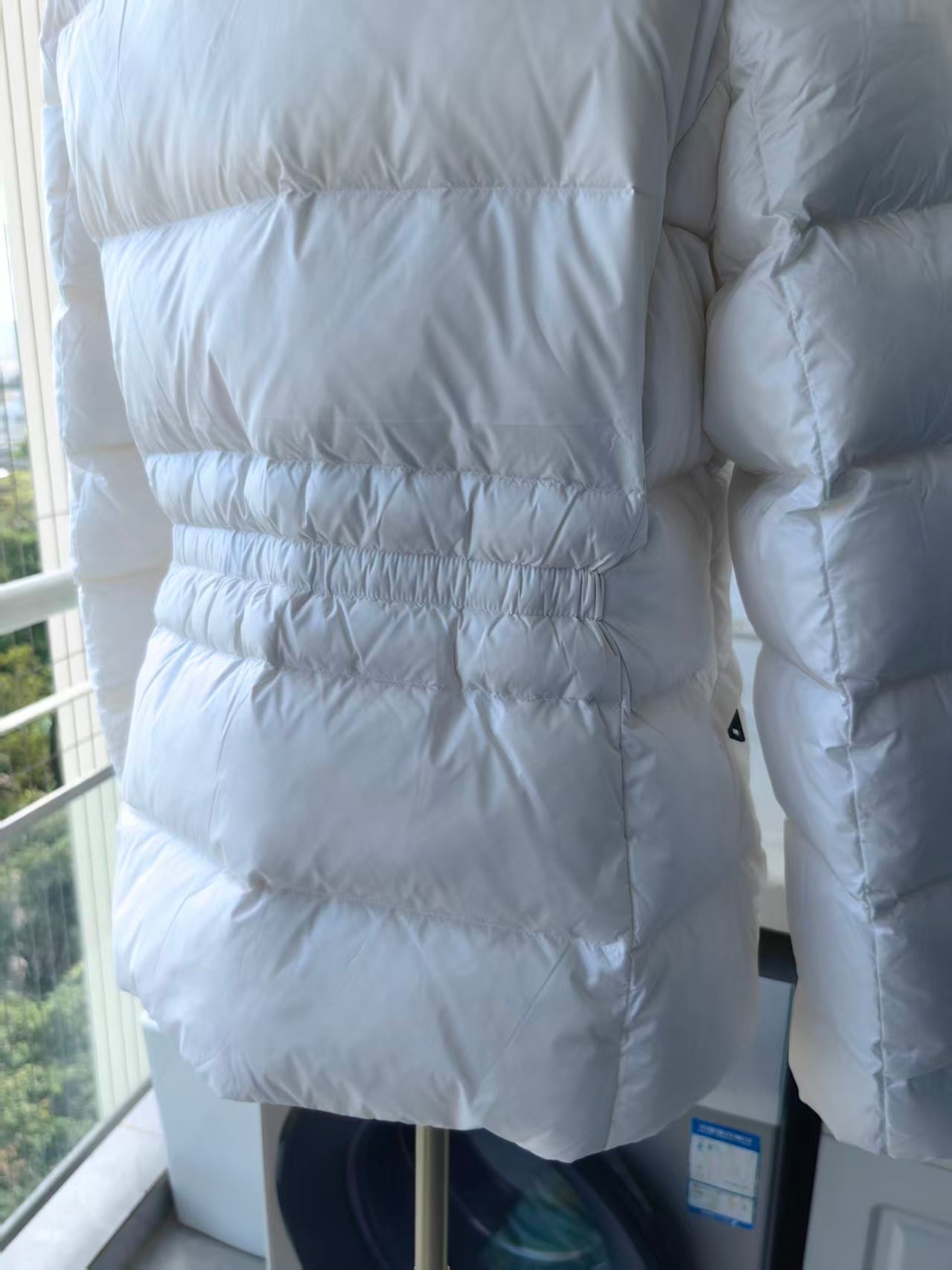 MC Boed Hooded shearling trimmed short down jacket