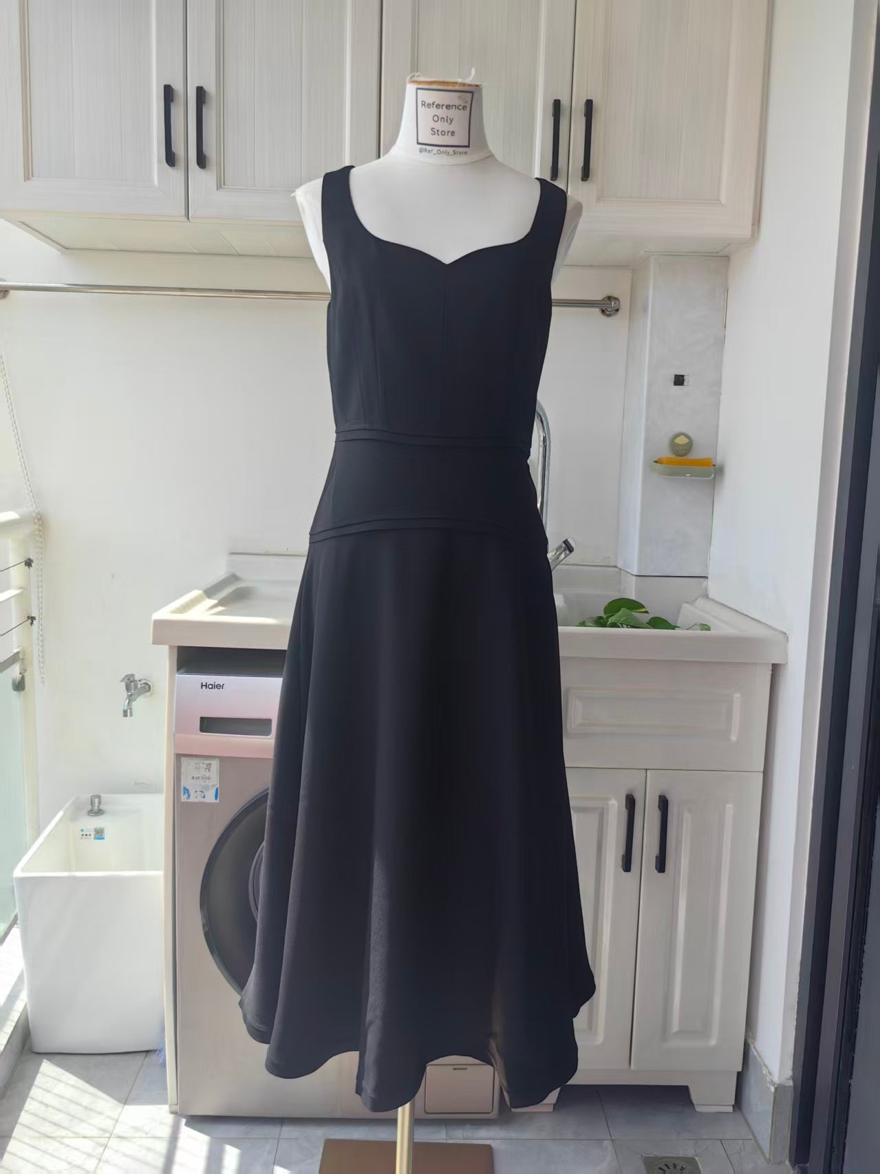 UJ Vivi sweetheart neckline viscose midi dress