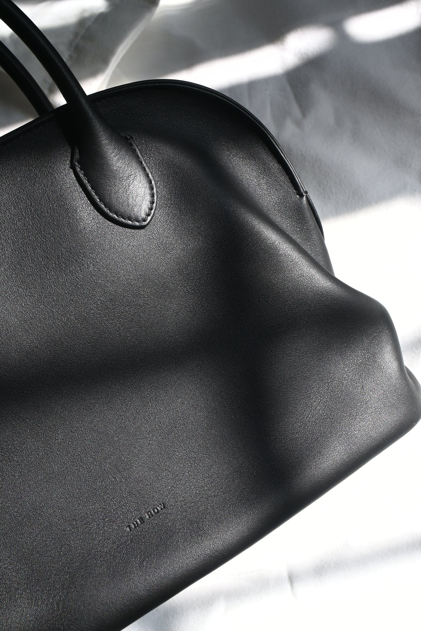 Agnes Smooth Leather Shoulder in black