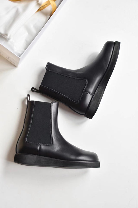 TR Gaia Leather Chelsea Boots