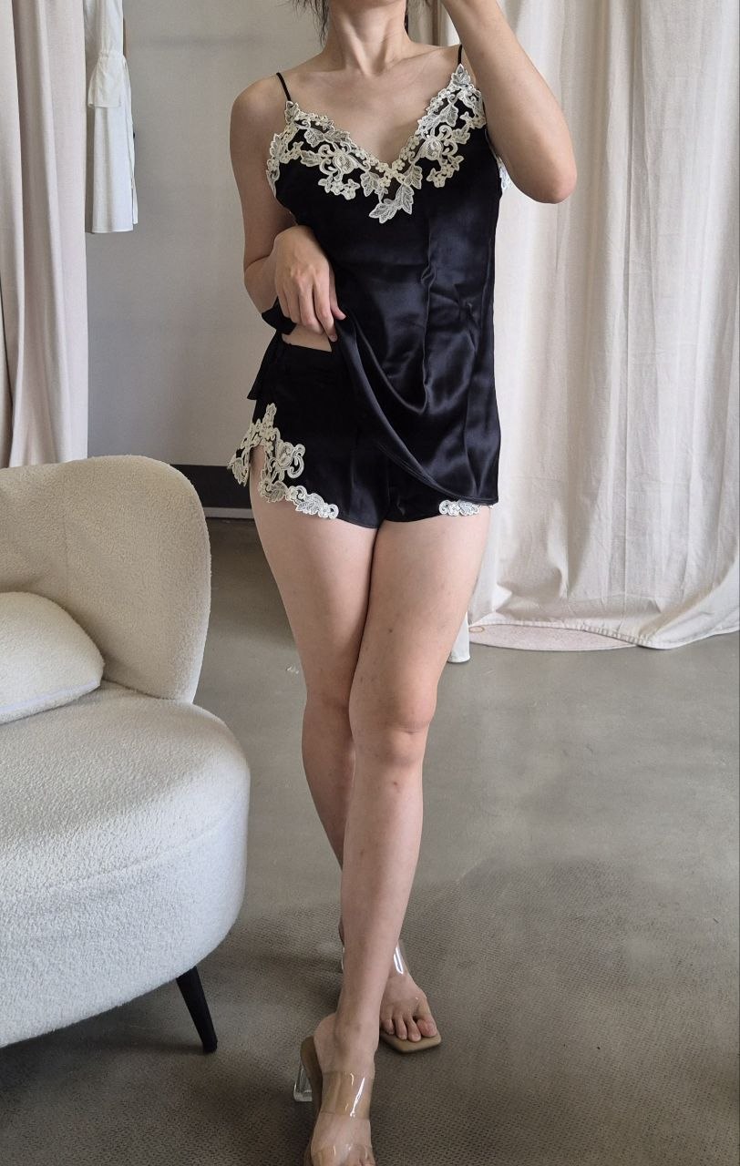LP Silk Set pajama with lace details